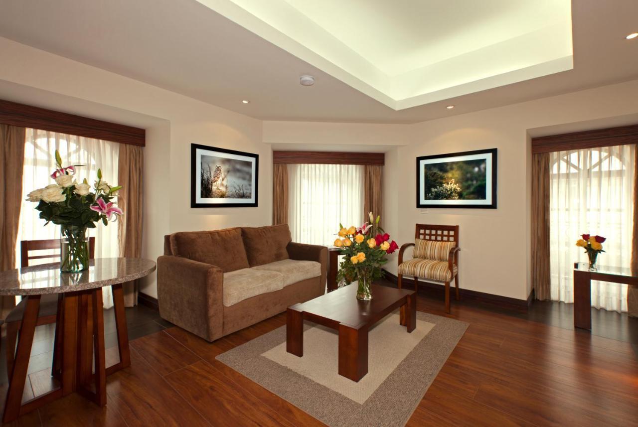 Parc Royale Suites Hotel Cuenca Buitenkant foto