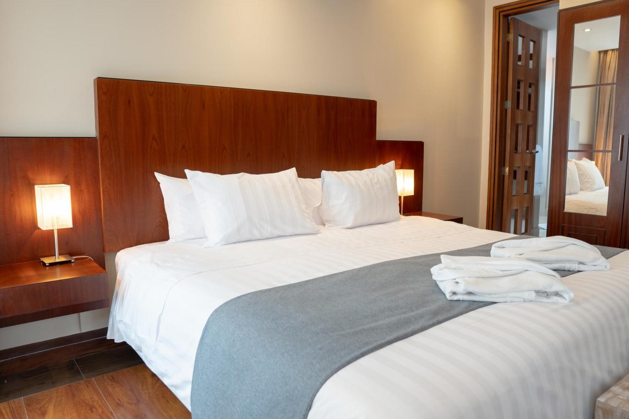 Parc Royale Suites Hotel Cuenca Buitenkant foto