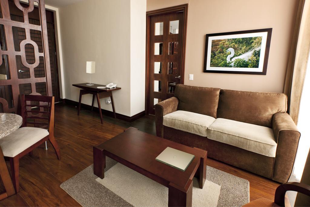 Parc Royale Suites Hotel Cuenca Buitenkant foto